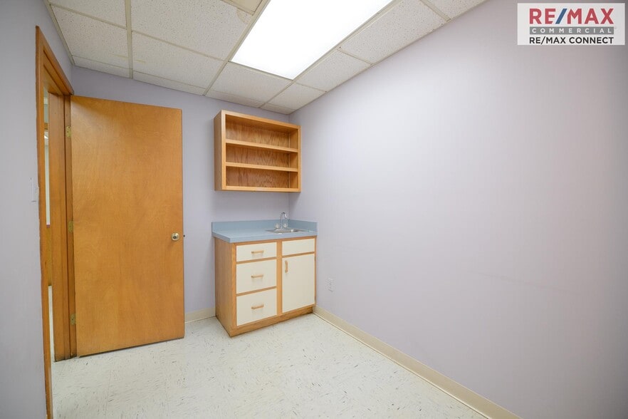 More Photos Of 3440 Hampton Hwy, Yorktown Office For Sale