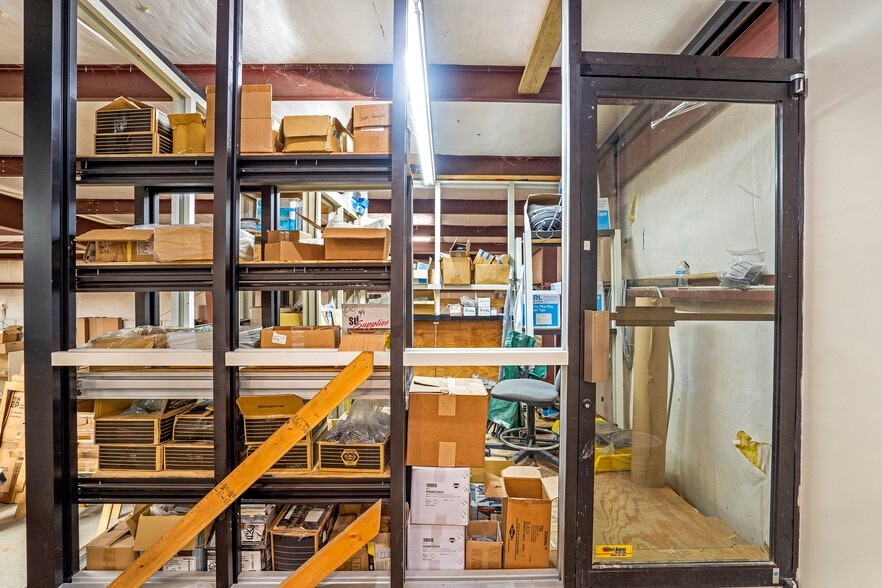 More Photos Of 3795 Evans Rd, Cumming Warehouse For Lease