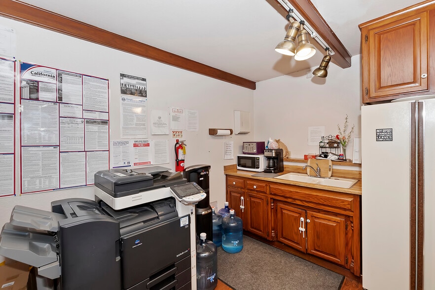 More Photos Of 24028 Lake Dr, Crestline Medical For Sale