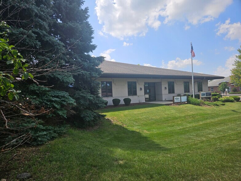 More Photos Of 3230 Executive Dr, Joliet Office For Sale