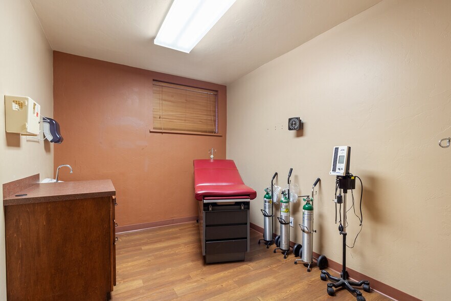 More Photos Of 116 E Robert S Kerr Blvd, Wynnewood Medical For Sale