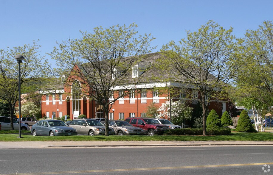 More Photos Of 10 N Main St, Bristol Medical For Lease