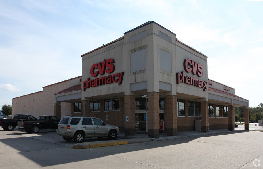 Primary Photo Of 2110 N Frazier St, Conroe Drugstore For Lease