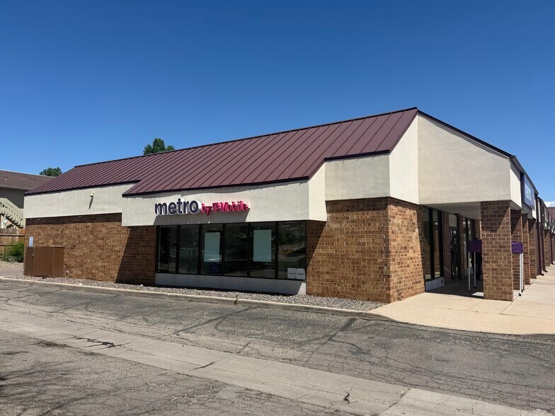 More Photos Of 2295 S Chambers Rd, Aurora Unknown For Lease