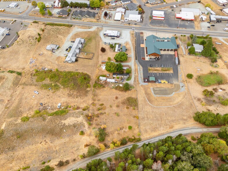 More Photos Of 125 Opresik Ln, Myrtle Creek Bar For Sale