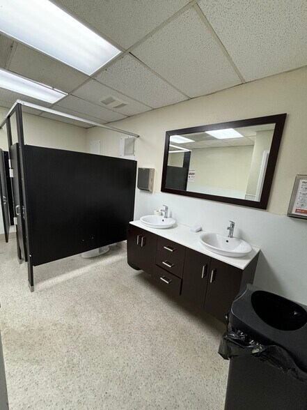 More Photos Of 125 S Tremont, Oceanside Medical For Lease