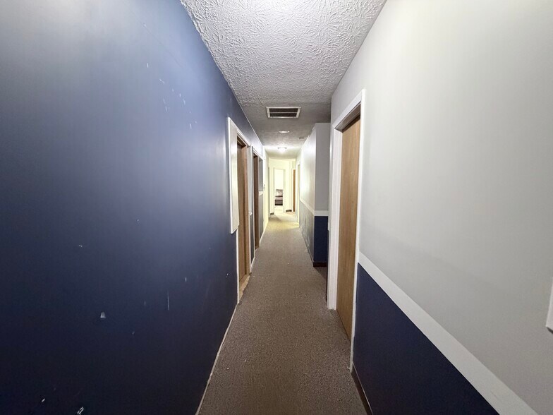 More Photos Of 4803 W 71st St, Indianapolis Medical For Sale