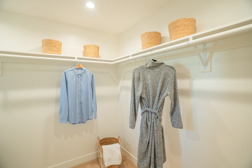 More Photos Of 528 Westminster Ave, Venice Apartments For Sale