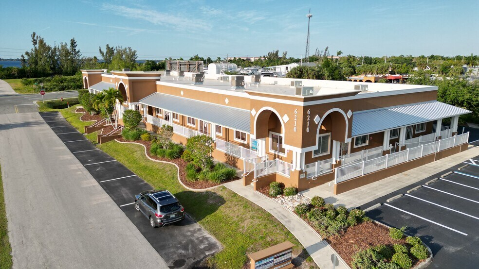 Primary Photo Of 6210 Scott St, Punta Gorda Office For Lease