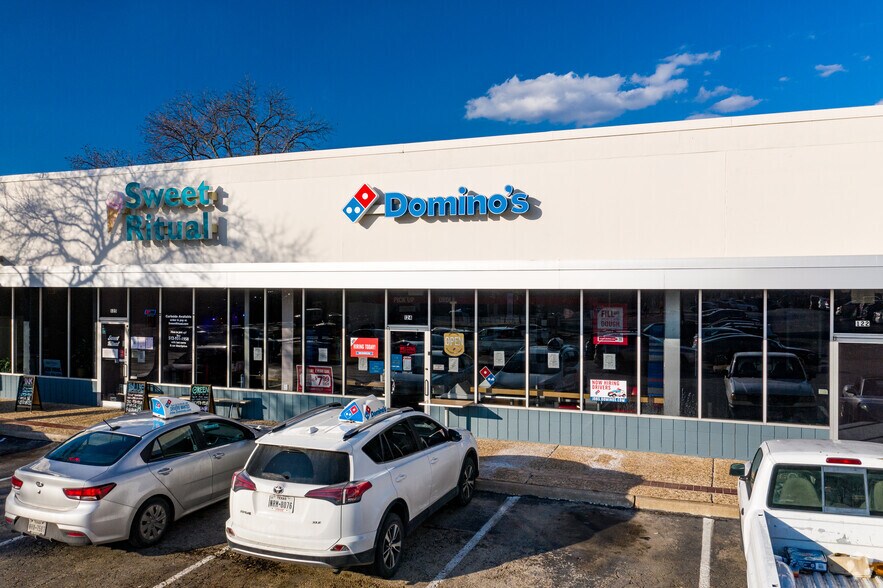 More Photos Of 4631 Airport Blvd, Austin Unknown For Lease