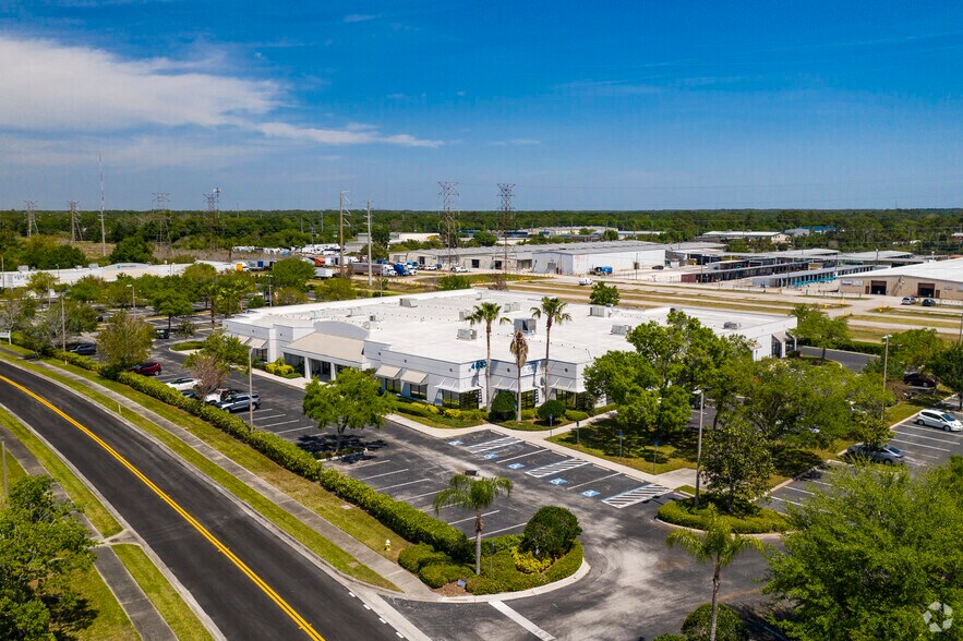 More Photos Of 4033 Tampa Rd, Oldsmar Office For Lease