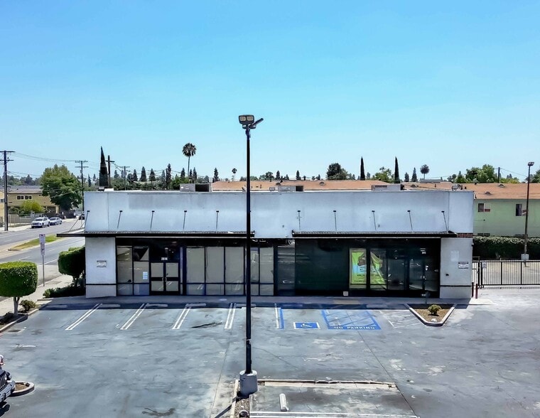 More Photos Of 2614 N Wilmington Ave, Compton Freestanding For Sale