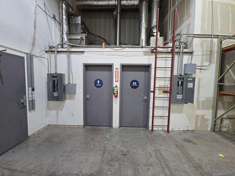 More Photos Of 8475 Forest St, Gilroy Warehouse For Lease