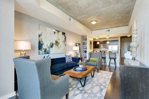 More Photos Of 1701 Payne St, Dallas Apartments For Lease