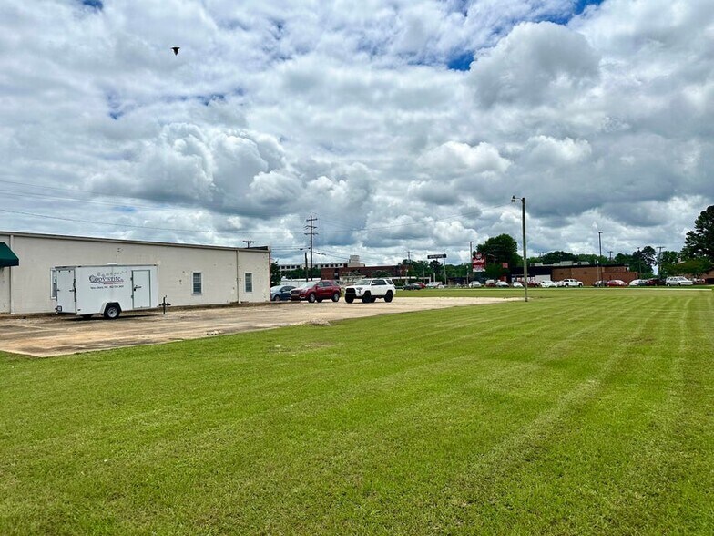 More Photos Of Exit 61, I-22, New Albany MS, New Albany Fast Food For Sale