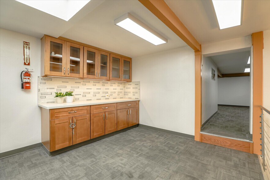 More Photos Of 1165-1169 N 5th St, San Jose Service For Sale