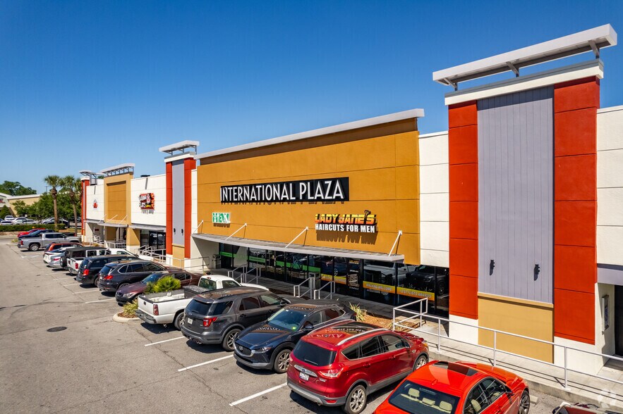 Primary Photo Of 11551 University Blvd, Orlando General Retail For Lease