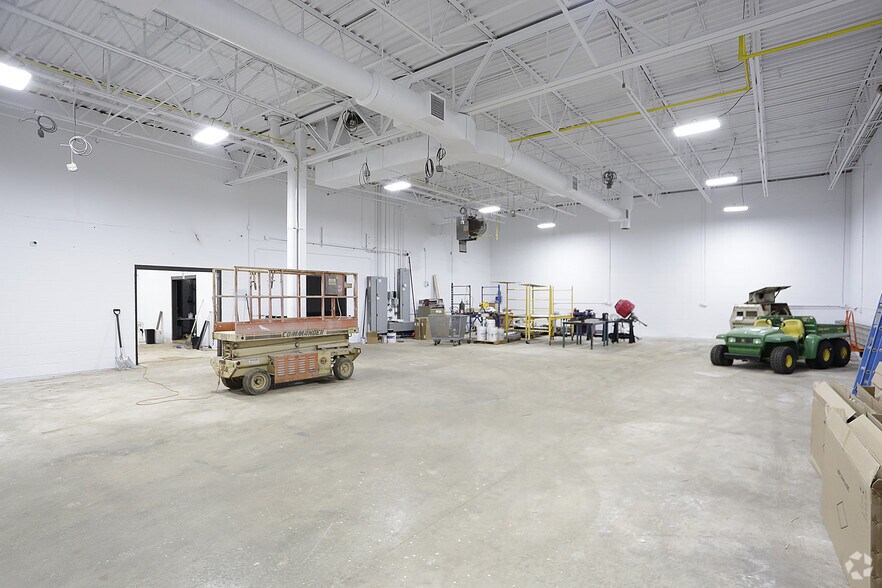 More Photos Of 18 Robert Bonazzoli Ave, Hudson Warehouse For Lease