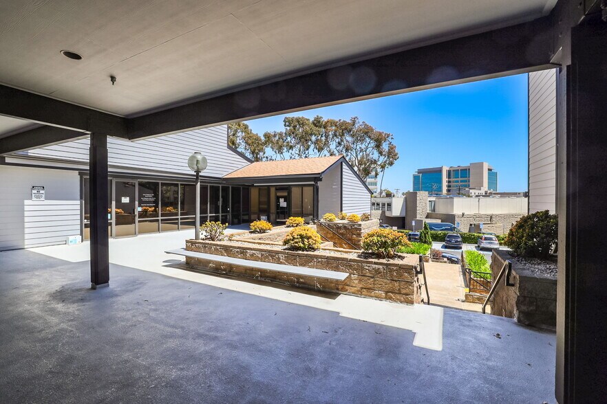 More Photos Of 355 Placentia Ave, Newport Beach Medical For Sale