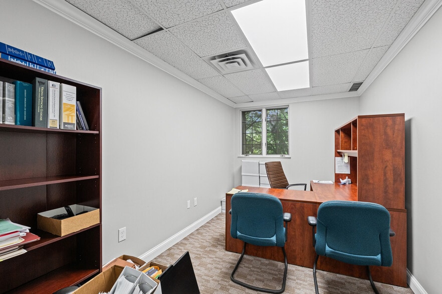 More Photos Of 10521 Judicial Dr, Fairfax Medical For Sale