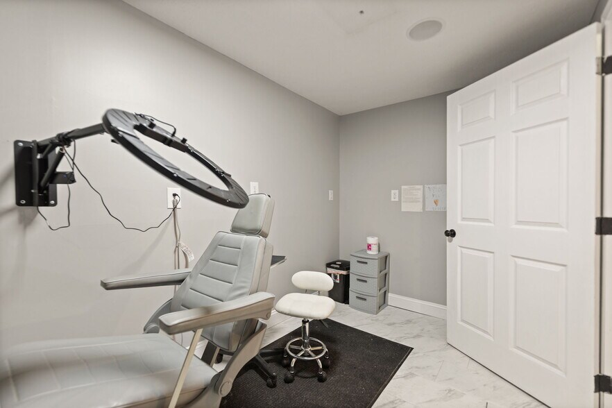 More Photos Of 4418 Main St, Clay City Flex For Sale