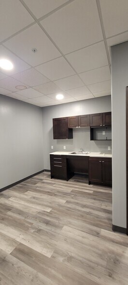 More Photos Of 100 Stadium Dr, Defiance Storefront For Lease