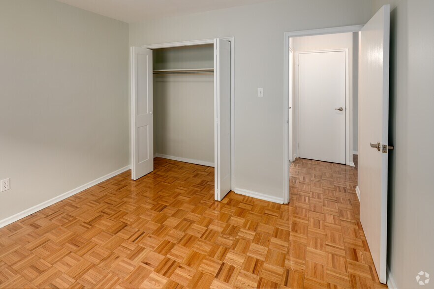 More Photos Of 143 Main St S, Brampton Apartments For Sale