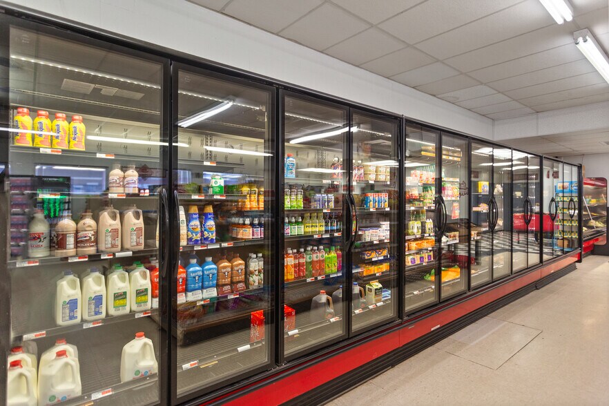 More Photos Of 101 E Commercial St, Miami General Retail For Sale