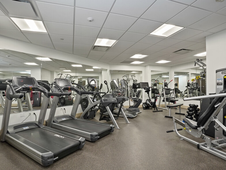 More Photos Of 1700 E Putnam Ave, Old Greenwich Office For Lease