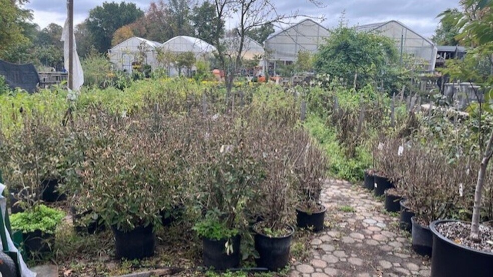 More Photos Of 291 Glen Rd, Woodcliff Lake Garden Center For Lease