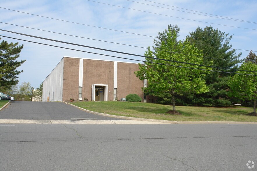 Primary Photo Of 6 Alvin Ct, East Brunswick Manufacturing For Lease