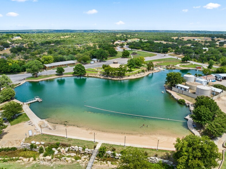 More Photos Of 702 W Wallace St, San Saba Hotel For Sale