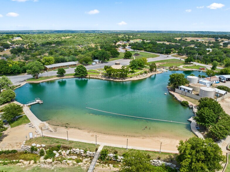 More Photos Of 702 W Wallace St, San Saba Hotel For Sale
