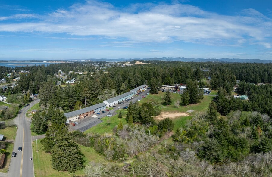 More Photos Of 324 Ackerman Ave, Coos Bay Apartments For Sale