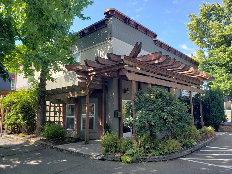 More Photos Of 11222 Roosevelt Way NE, Seattle Land For Sale