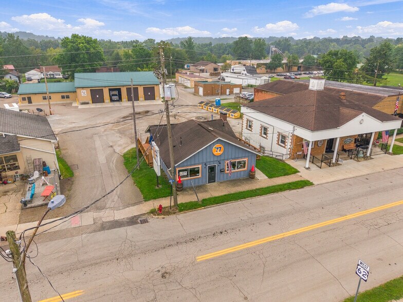 More Photos Of 21 W Canal St, Navarre Restaurant For Sale