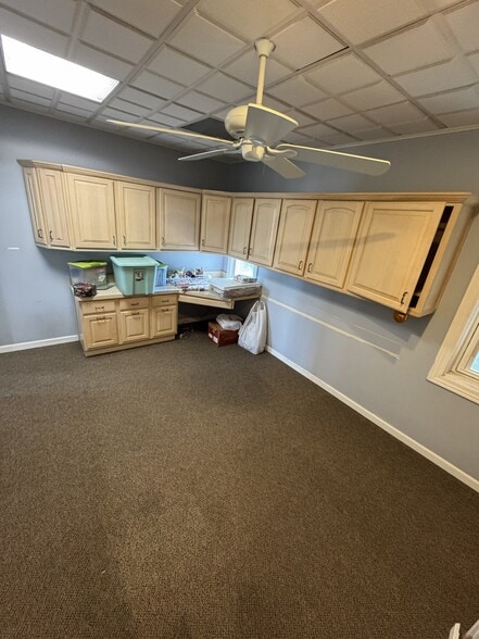 More Photos Of 1122-1128 Eureka Rd, Wyandotte Storefront Retail Office For Sale