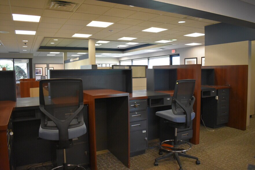 More Photos Of 1795 Madison Rd, Beloit Bank For Sale