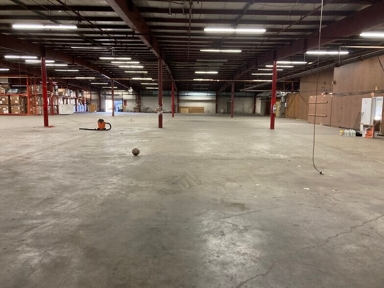 More Photos Of 106 Pierces Rd, Newburgh Manufacturing For Sale