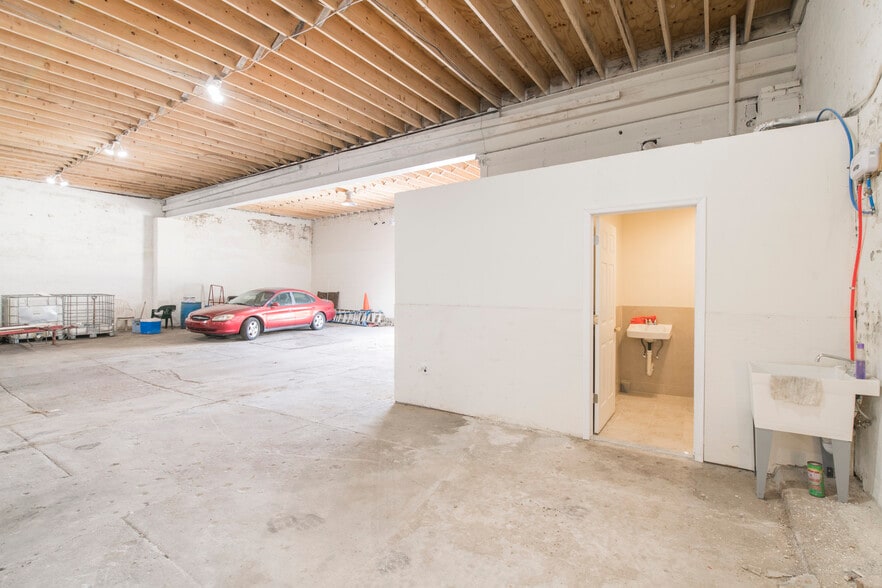 More Photos Of 4233-37 Park, Philadelphia Light Distribution For Sale