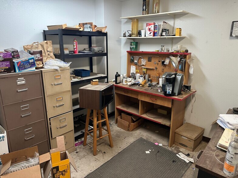 More Photos Of 4100 Well Tech Way, Bakersfield Warehouse For Lease