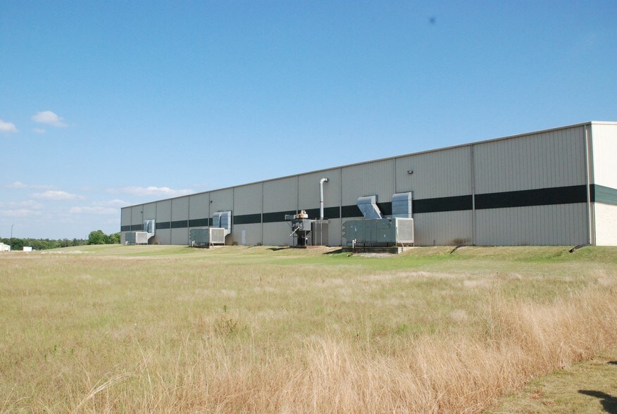 More Photos Of 107 Jesse Samuel Hunt Blvd, Prattville Warehouse For Lease