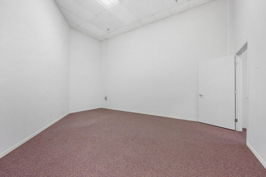 More Photos Of 6701 Niles St, Bakersfield Daycare Center For Sale