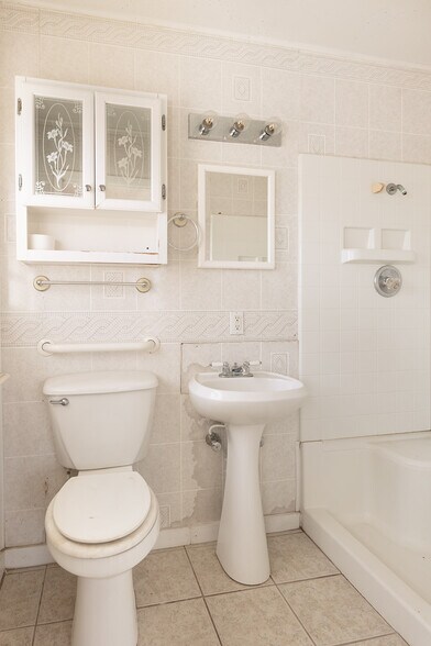 More Photos Of 104 E 5th St, Brady Office Residential For Sale