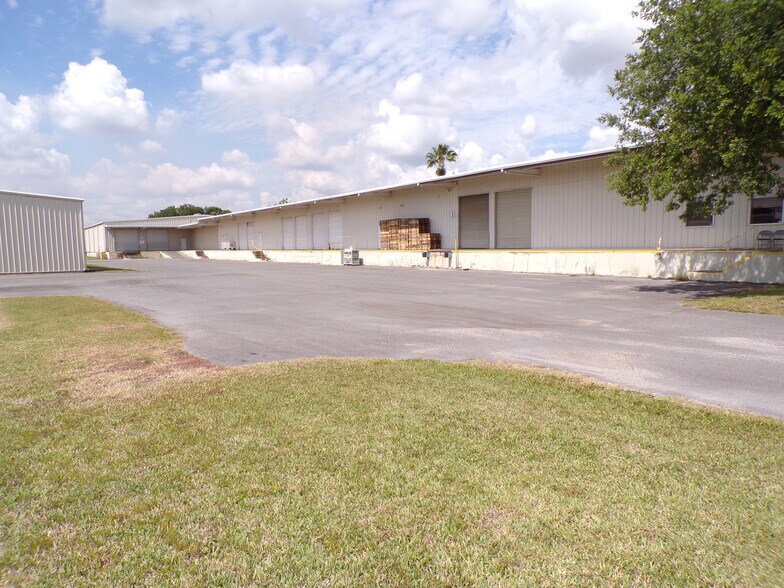 More Photos Of 2300 Hwy 60 W, Mulberry Warehouse For Lease