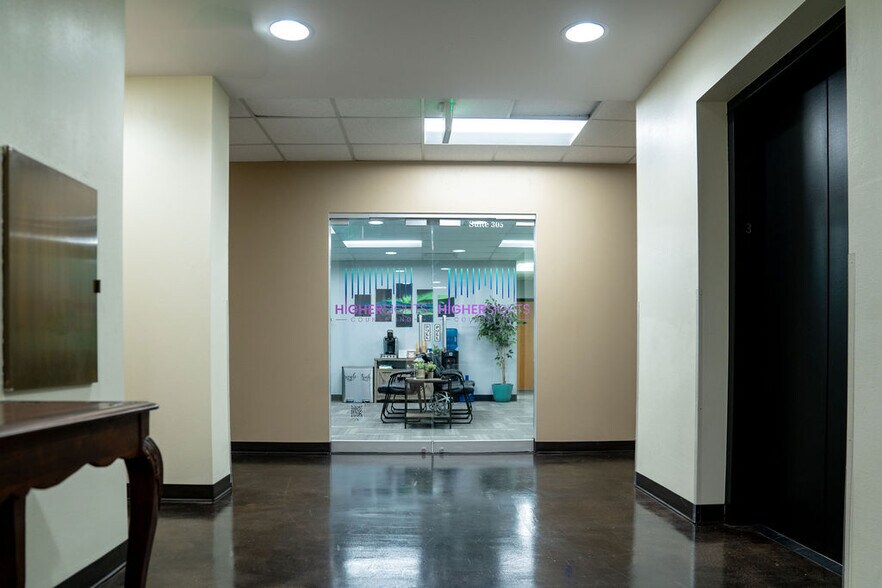 More Photos Of 5353 W Dartmouth Ave, Denver Office For Lease