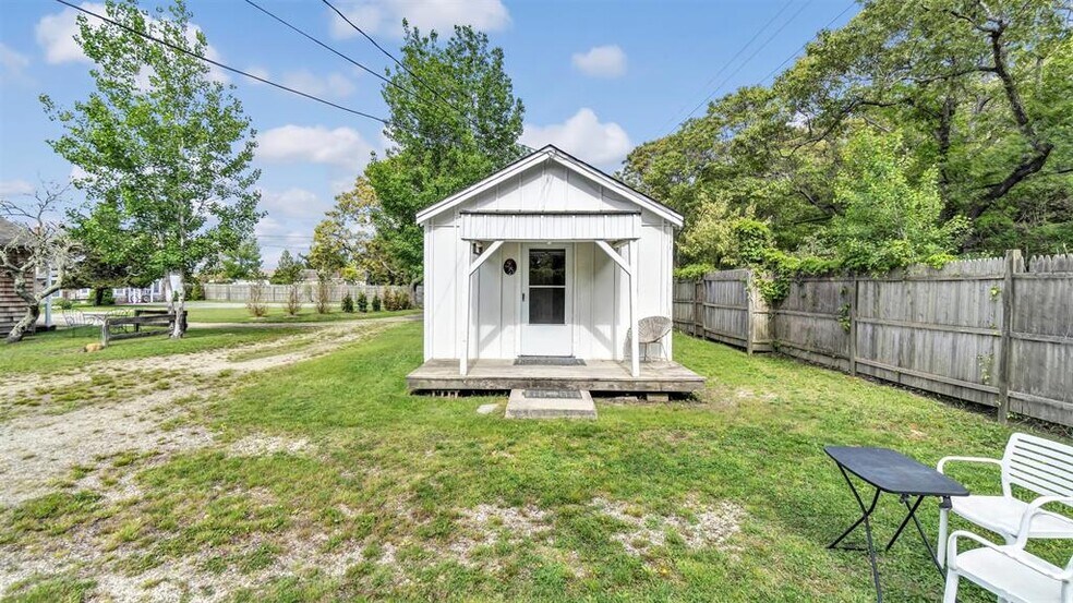 More Photos Of 18 N Shore Rd, Montauk Apartments For Sale