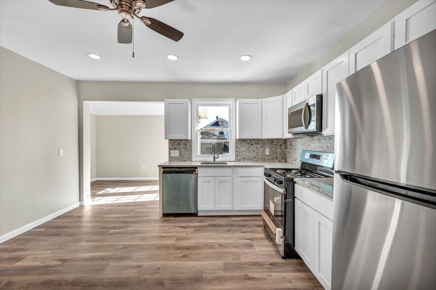 More Photos Of 121 Hillview Ave, Waterbury Apartments For Sale