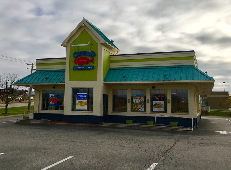 More Photos Of 2951 Veterans Memorial Pky, Saint Charles Restaurant For Lease