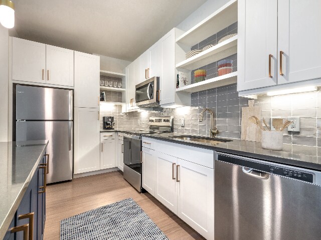 More Photos Of 411 W Commerce St, Dallas Apartments For Lease